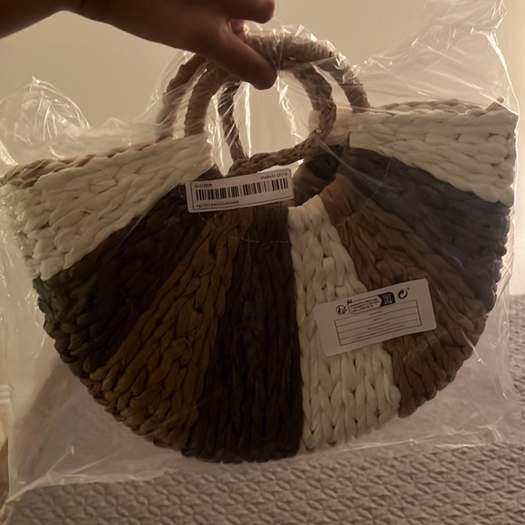 Two Tone Drawstring Straw Bag - Picture 2 of 2